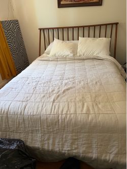 Queen size platform bed with mattress