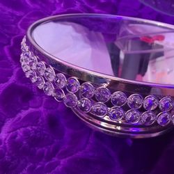 Is Not 360 But Still Beautiful To Put On You Vanity Or Table To Put Makeup Or Perfumes