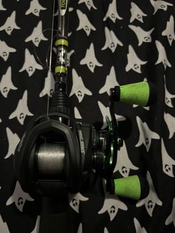 Lews Mach 2 speedspool bait caster with bass pro shop tourney special rod