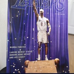 2023-24 LOS ANGELES LAKERS PROGRAM KOBE BRYANT STATUE