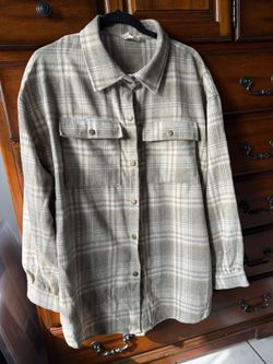 Women’s Sweater (large)