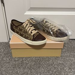 BRAND NEW Mocha Micheal Kors City Sneakers