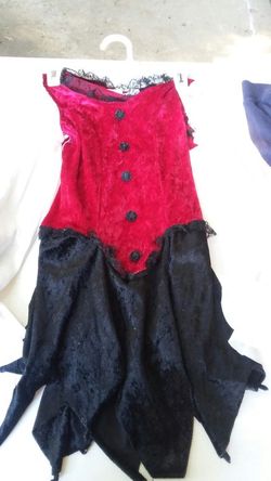 Halloween costumes 4.00 each size 5/6