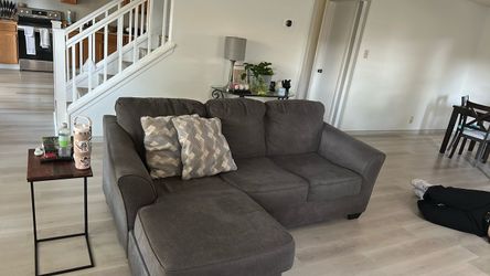 Living Spaces Gray Sectional Sofa with Chaise Lounge