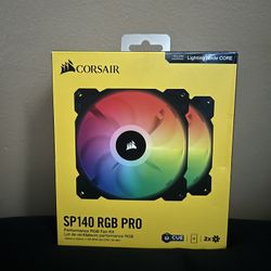2 Corsair sP140 RGB PRO 