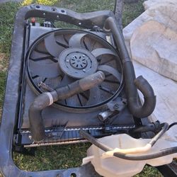 Jeep Cherokee 2014 Radiator And Support