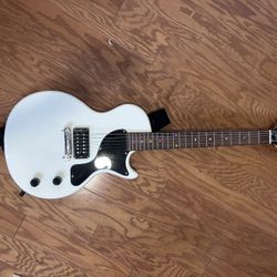 Danelectro ’56 Single Cutaway Reissue Electric Guitar – White