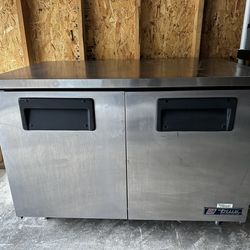 Brand: True Commercial refrigerator