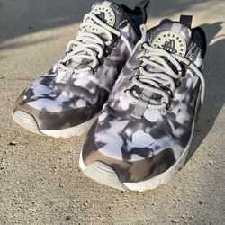 Nike Huarache Size 7 Women