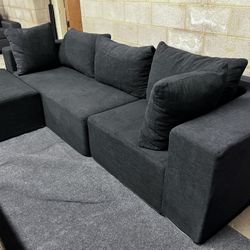 New  Beautiful Sofa And Incredibly Comfortable.  Perfect For An Apartment Or Living Room ⭐️ $0 Down Financing Available 