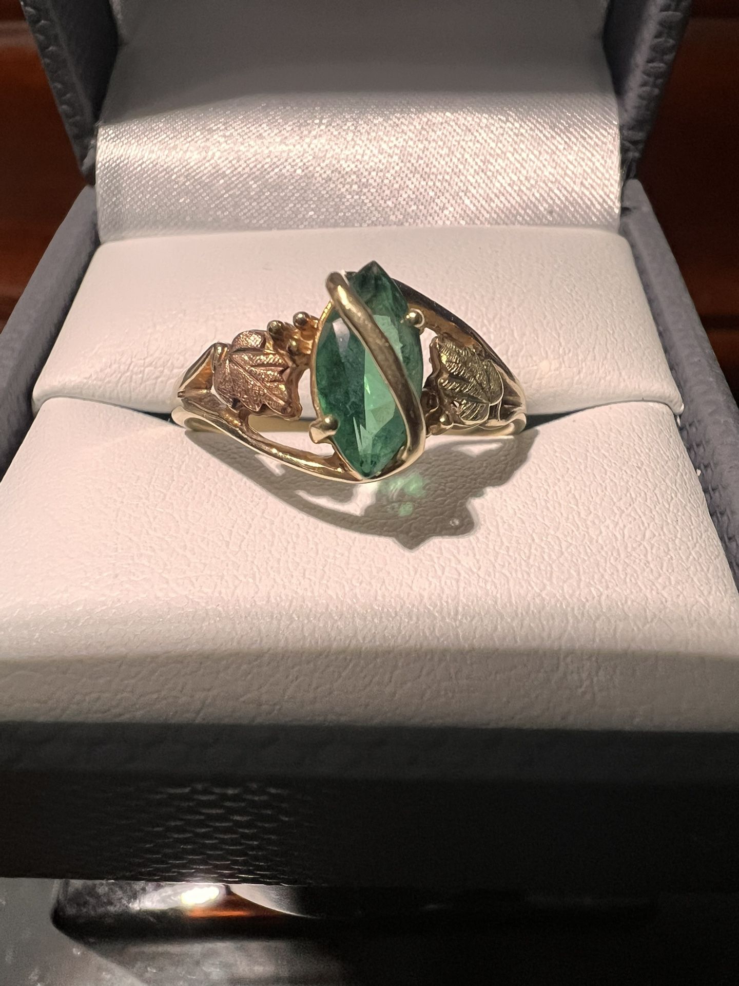 Vintage 10K Yellow Gold Genuine Emerald Marquise Colman Co Ring, Nice!