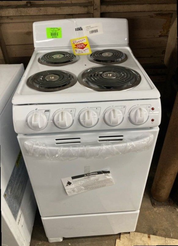 Mini electric stove summit our E203WA 120 inch for Sale in Montrose, CA