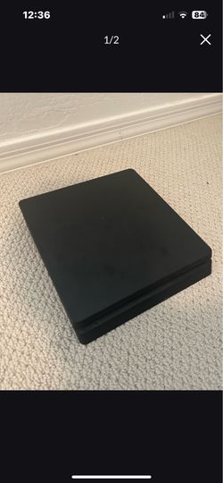 Slim PS4 (500GB) + Controller