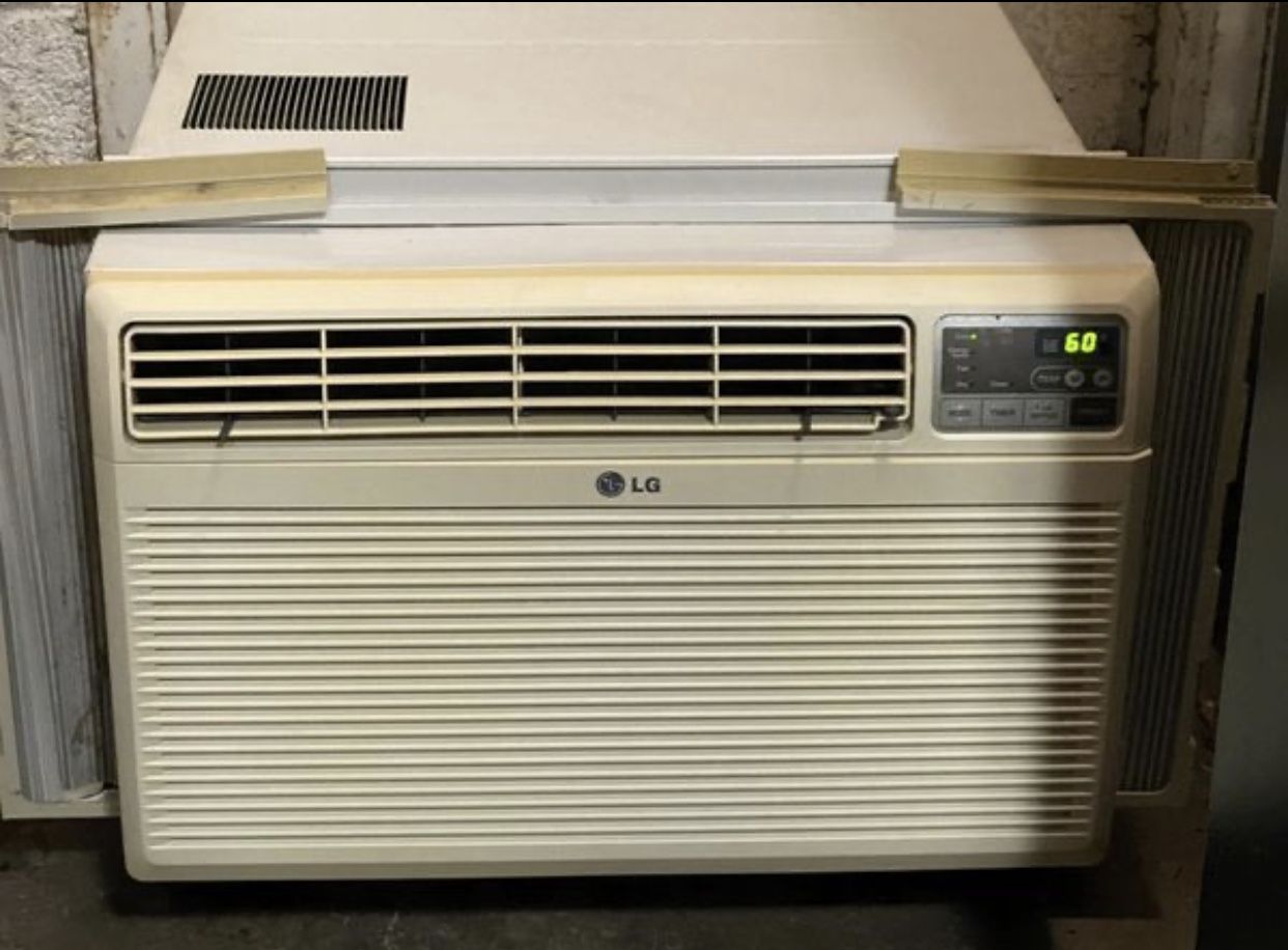 LG Window Air Conditioner AC with Remote 18,000 Btu 230v