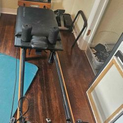 Pilates exercise machine 
