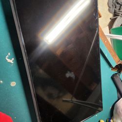 Vizio 43 Inch Smart TV With Wall Mount 