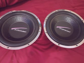 Audiobahn AW1051 10in. Rare Good Condition 300W Subwoofer FREE SHIPPING DELIVERY DEMO PORTLAND VANCOUVER AREA 