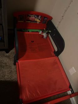 Free metal /toddler bed