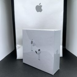 *BEST OFFER* Apple AirPods (3rd Generation) Wireless Earbuds with Lightning Charging Case.