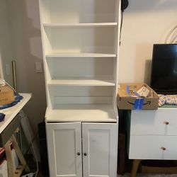 Hauga Bookshelf