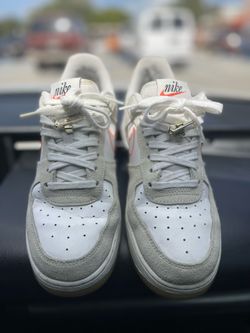 Nike Women's Air Force 1 '07 SE.