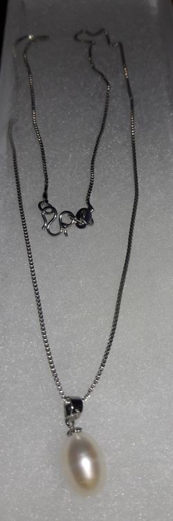 925 Sterling silver w/ natural freshwater pearl pendant necklace