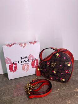 Coach Heart Crossbody Bag Signature Canvas Floral