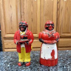 Vintage Pair Of Salt And Pepper Shakers.  Preowned 