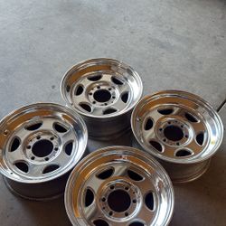 Weld Outback 17s 6x5.5