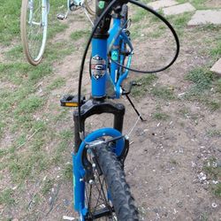 throttle racing bike