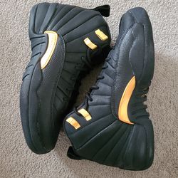 Air Jordan Retro 12 black "taxi" Size 7wmn/5.5 youth