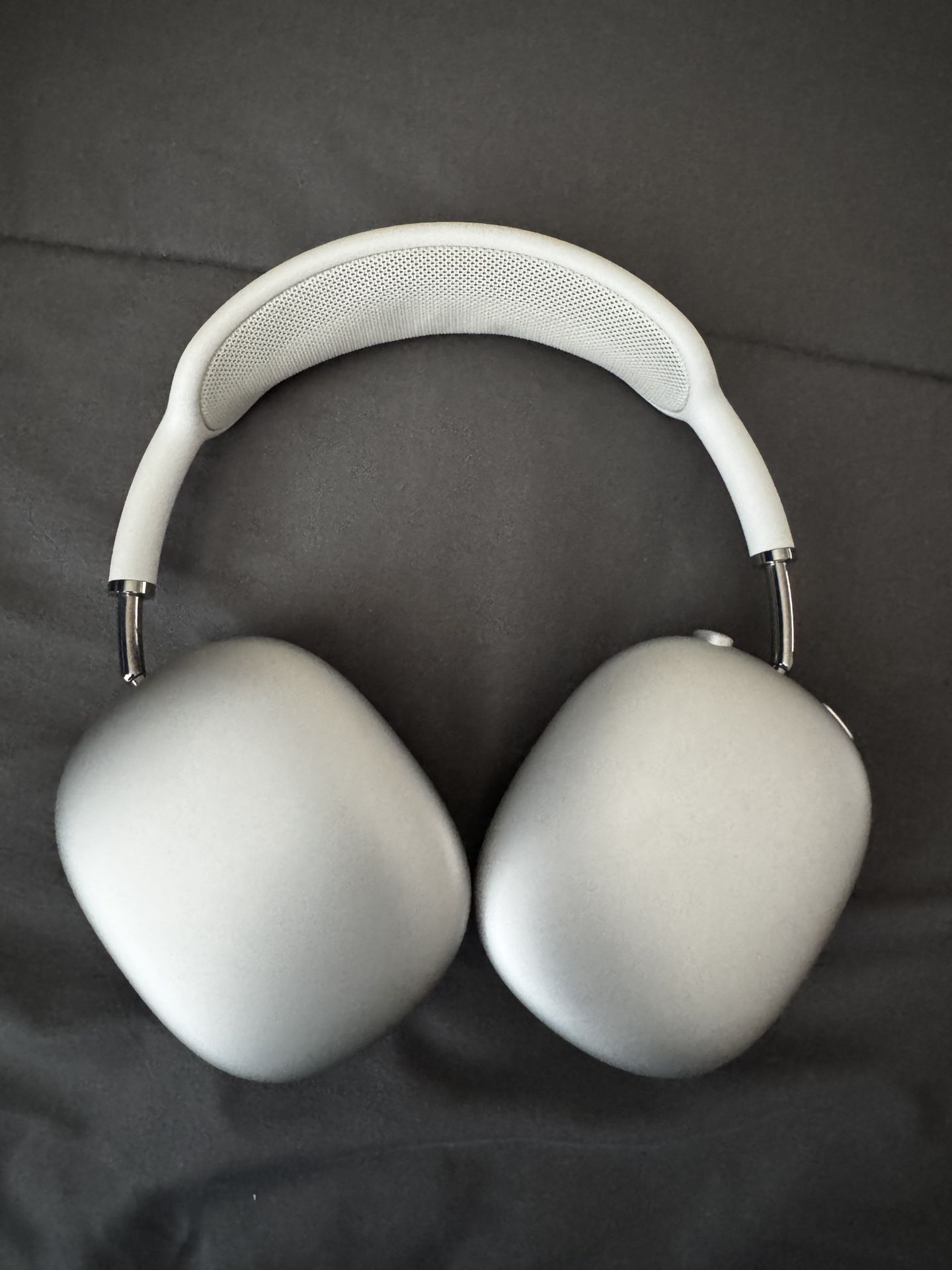 Airpod Max silver headphones