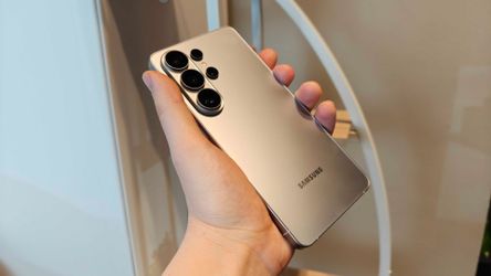 S26 ultra Like new with case and lens guards $875 unlocked