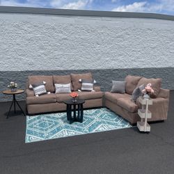 Beautiful Beige Couch and Loveseat Set (delivery available)