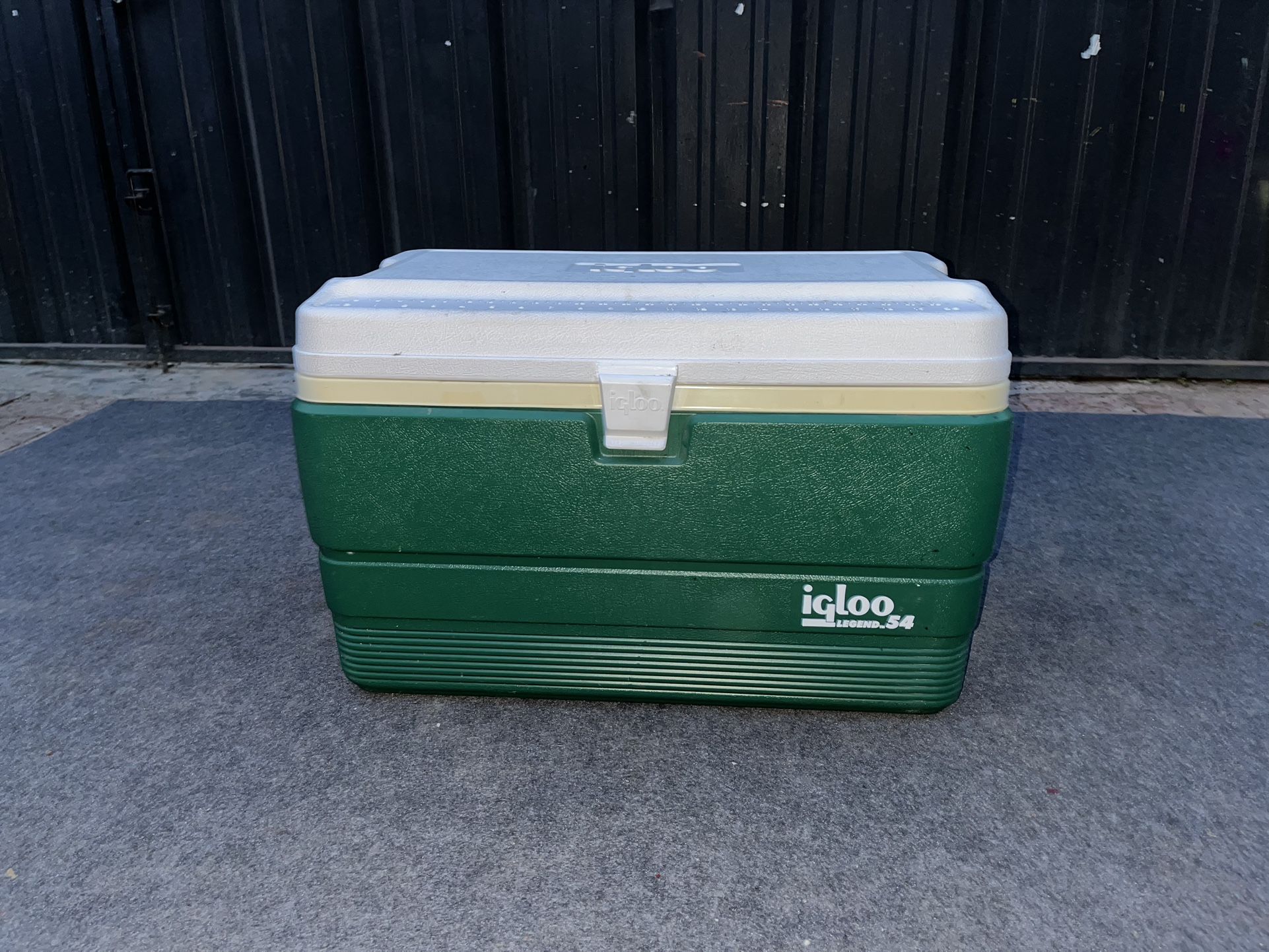 Vintage Igloo Legend 54 Quartz Cooler Green