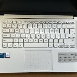 New In Box Asus Vivobook Intel Core 5 120U 8GB 512 Windows 11