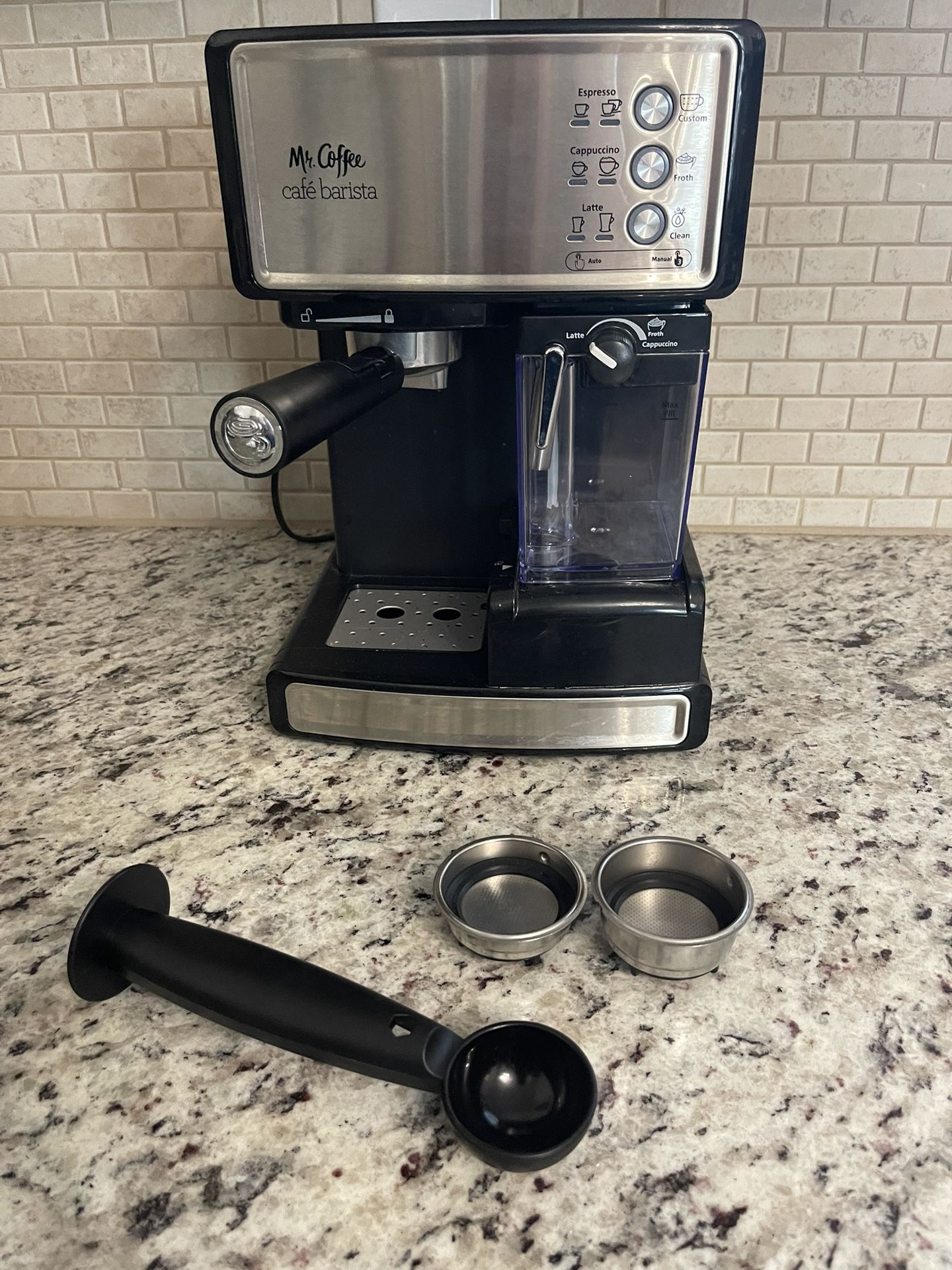 Mr. Coffee Cafe Barista Espresso Cappuccino Latte Maker Machine for Sale in  San Jose, CA - OfferUp