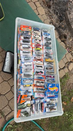 Hot wheels lot new Hot Wheels lot 153