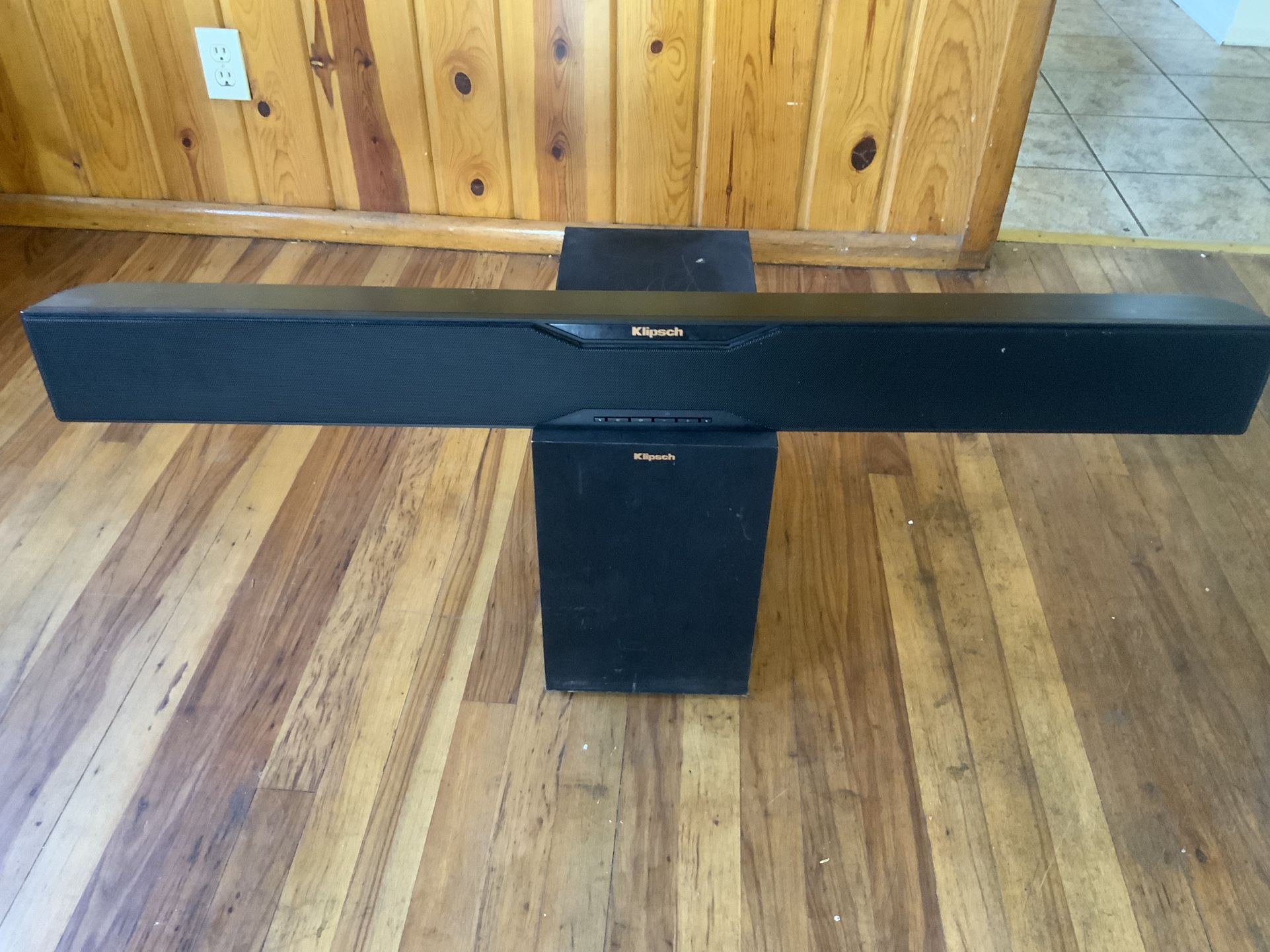 Klipsch R-10 Subwoofer & Soundbar