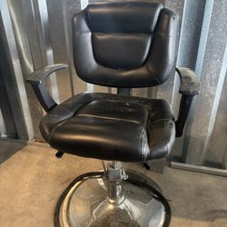 Cachet All-Purpose Salon Chair – Used, Fully Functional/Loacted In Richmond Va 
