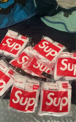 Supreme x Hanes Crew Socks 4-Pack White