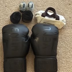 Venum Elite Boxing Gloves 16oz