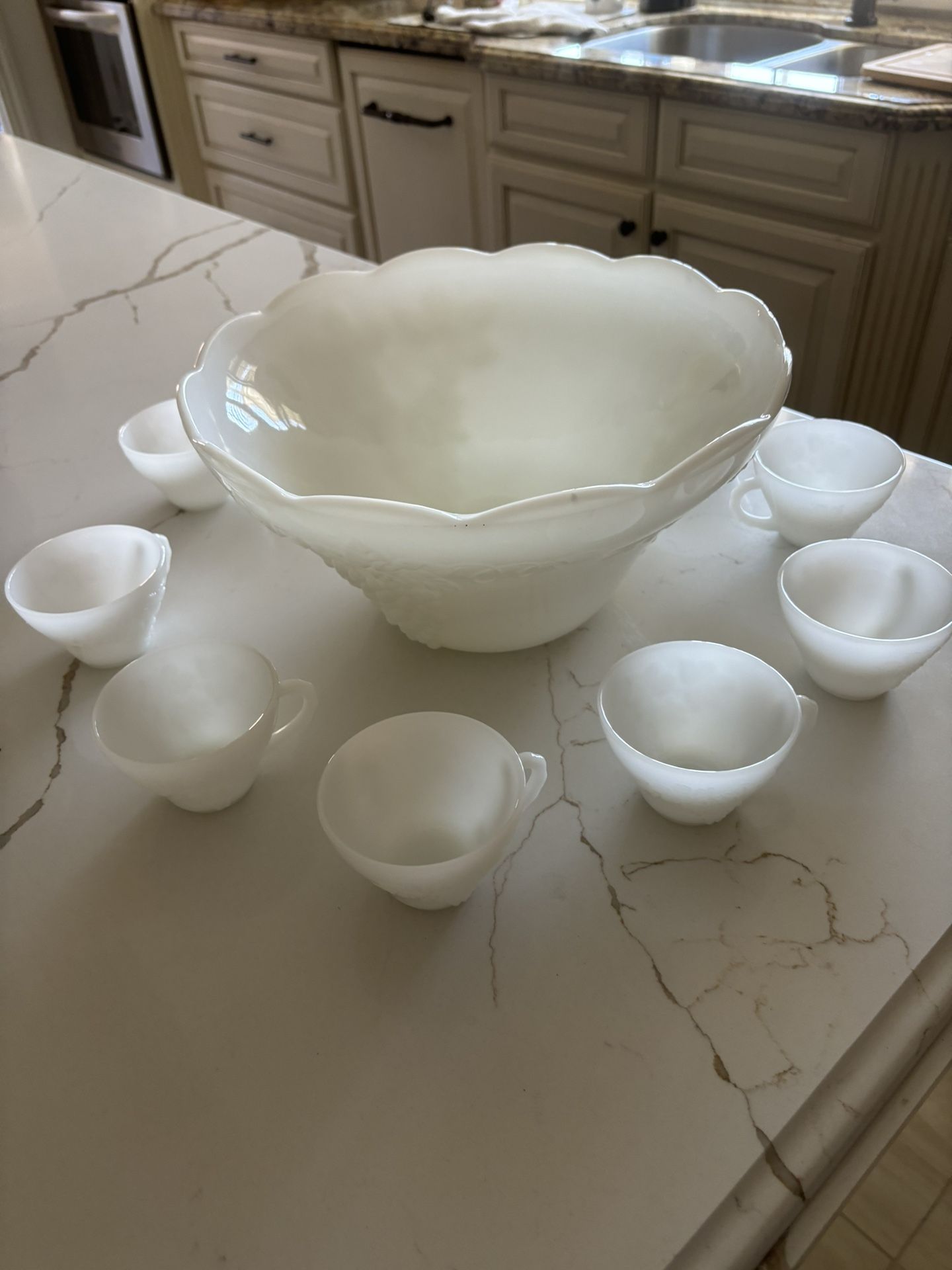 White Antique Punch Bowl With 10 Cups