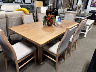 Beautiful wood dining table set! 🏠🩷🔥 Easy Financing!