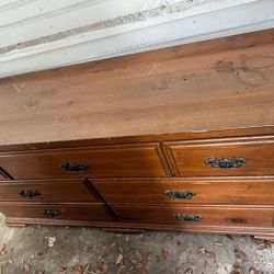 Solid Wood Dresser With Mirror 