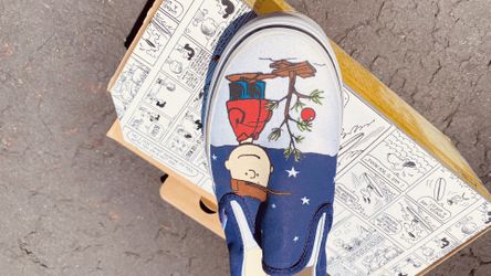  Vans  Charlie Brown and Snoopy Peanuts  Women Sneaker’s