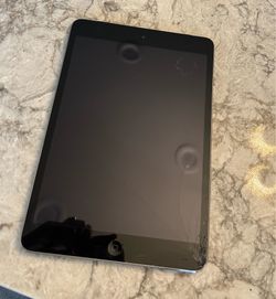 iPad mini 2  (read description ) with charger