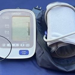 Omron 7 Series Blood Pressure Monitor With Cuff