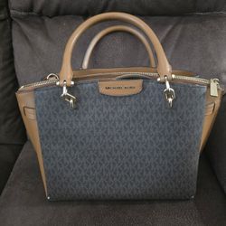 Michael kors Bag (MK)
