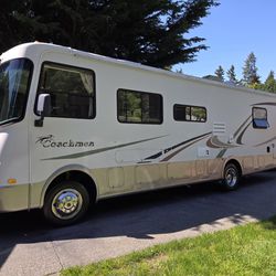 2004 Coachmen Mirada 30ft Class A Fully Equipped Electric Jack's And Much More 